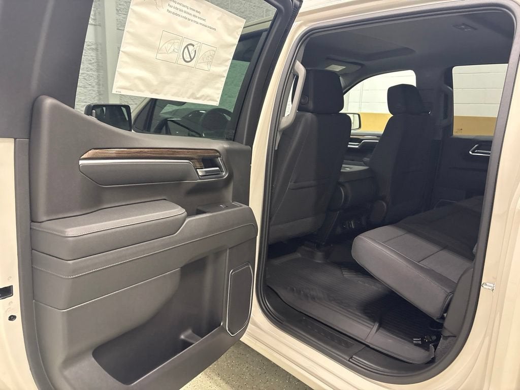 2026 Chevrolet Silverado 1500 RST Crew Cab Short Box 4WD