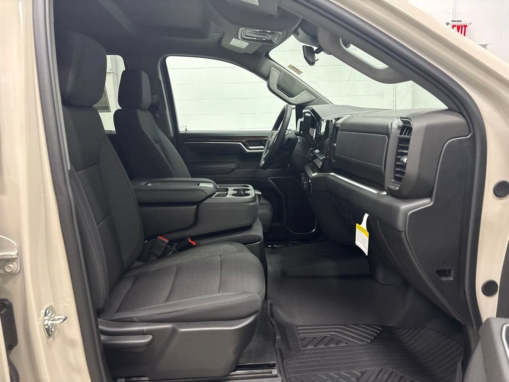 2026 Chevrolet Silverado 1500 RST Crew Cab Short Box 4WD