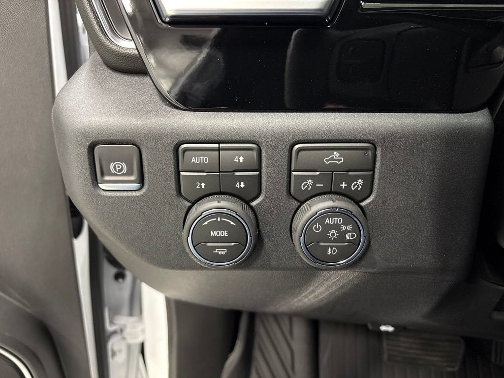 2026 Chevrolet Silverado 1500 RST Crew Cab Short Box 4WD