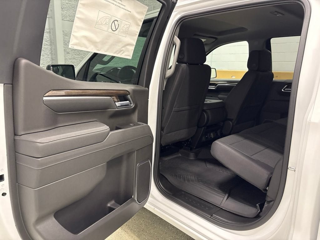 2026 Chevrolet Silverado 1500 RST Crew Cab Short Box 4WD