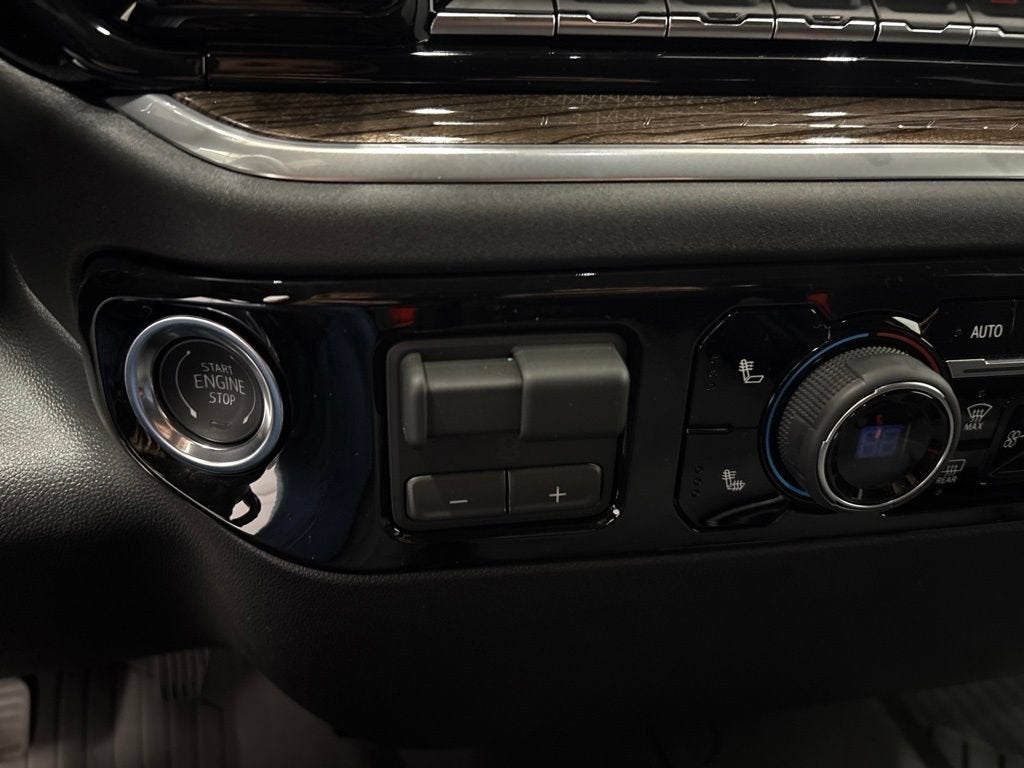 2026 Chevrolet Silverado 1500 RST Crew Cab Short Box 4WD