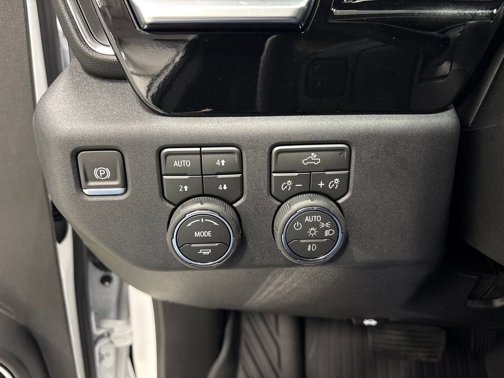 2026 Chevrolet Silverado 1500 RST Crew Cab Short Box 4WD