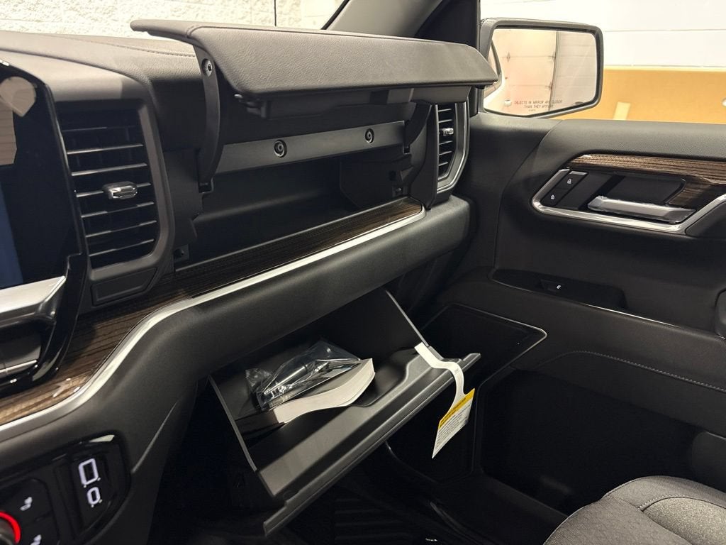 2026 Chevrolet Silverado 1500 RST Crew Cab Short Box 4WD