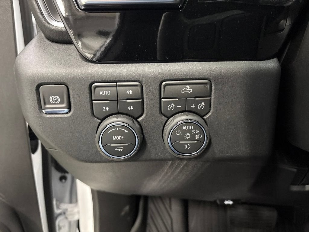 2026 Chevrolet Silverado 1500 RST Crew Cab Short Box 4WD