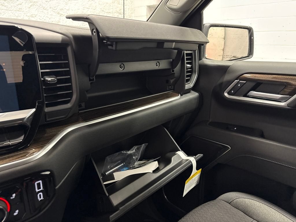 2026 Chevrolet Silverado 1500 RST Crew Cab Short Box 4WD