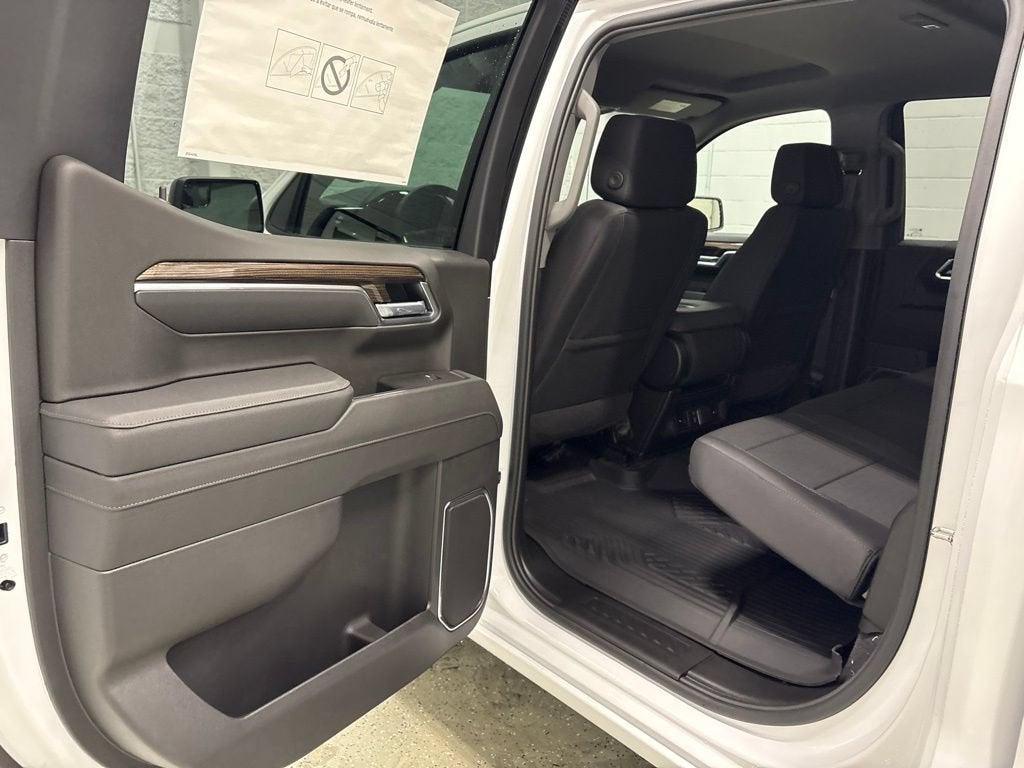 2026 Chevrolet Silverado 1500 RST Crew Cab Short Box 4WD