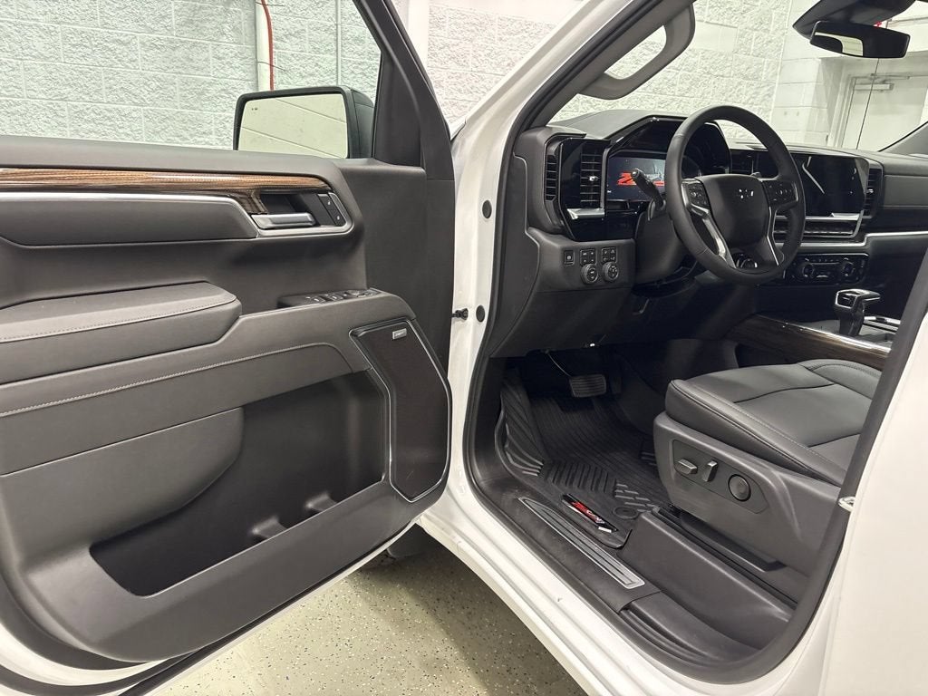 2026 Chevrolet Silverado 1500 RST Crew Cab Short Box 4WD