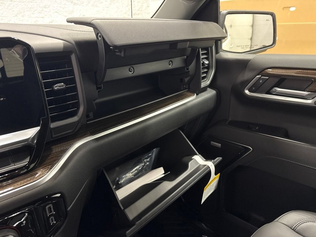 2026 Chevrolet Silverado 1500 RST Crew Cab Short Box 4WD
