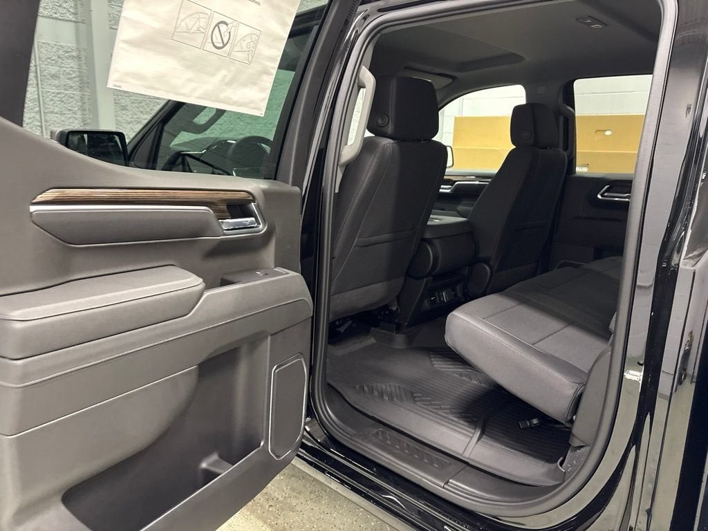 2026 Chevrolet Silverado 1500 RST Crew Cab Short Box 4WD