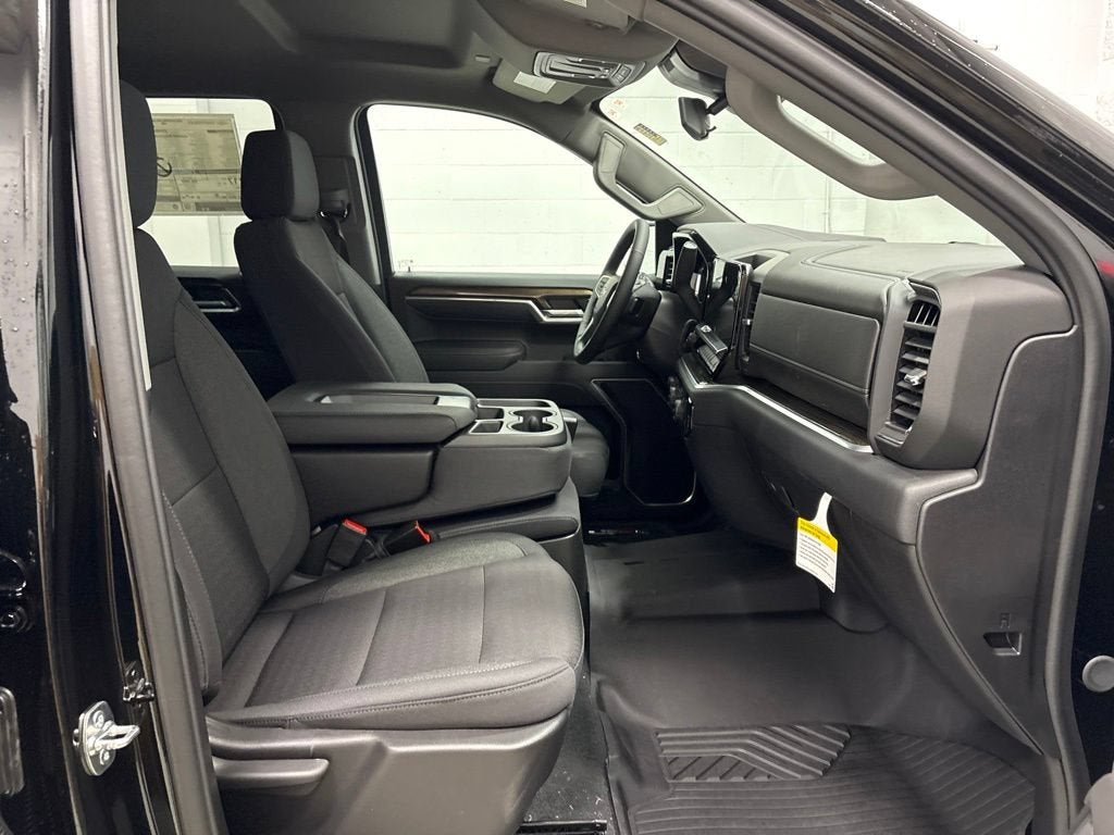 2026 Chevrolet Silverado 1500 RST Crew Cab Short Box 4WD