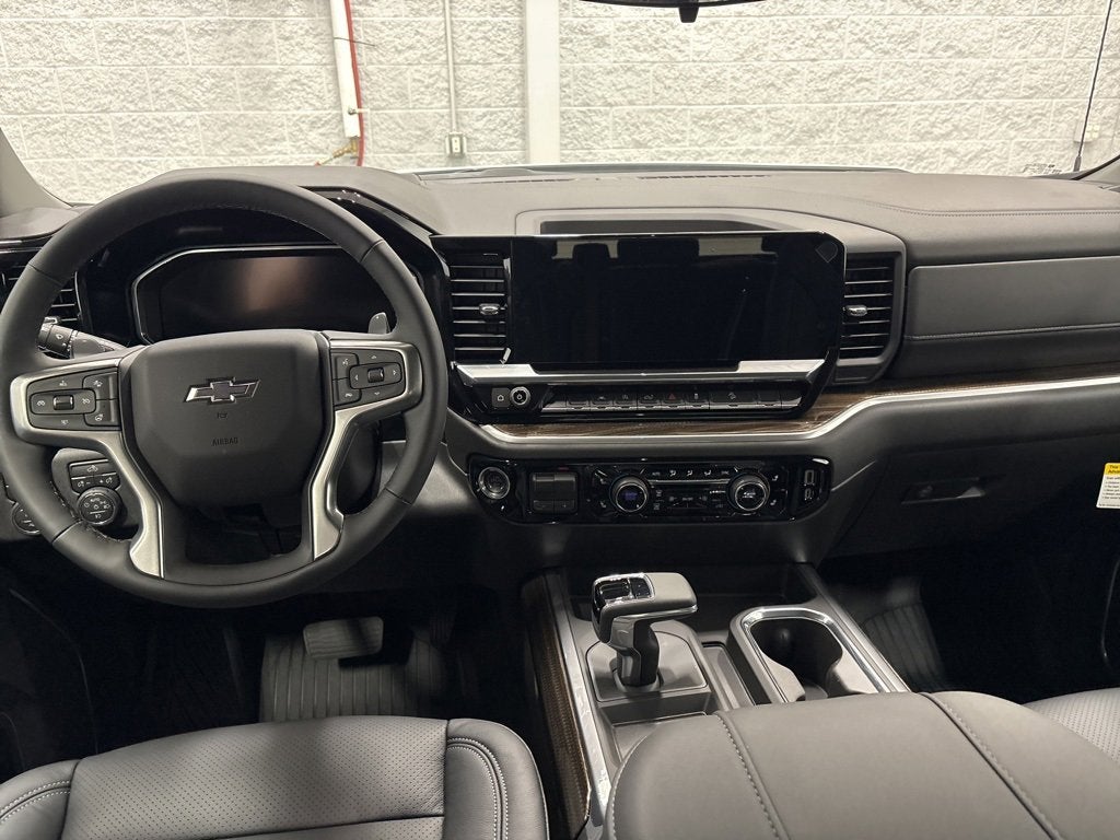 2026 Chevrolet Silverado 1500 RST Crew Cab Short Box 4WD