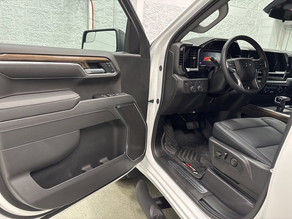 2026 Chevrolet Silverado 1500 RST Crew Cab Short Box 4WD