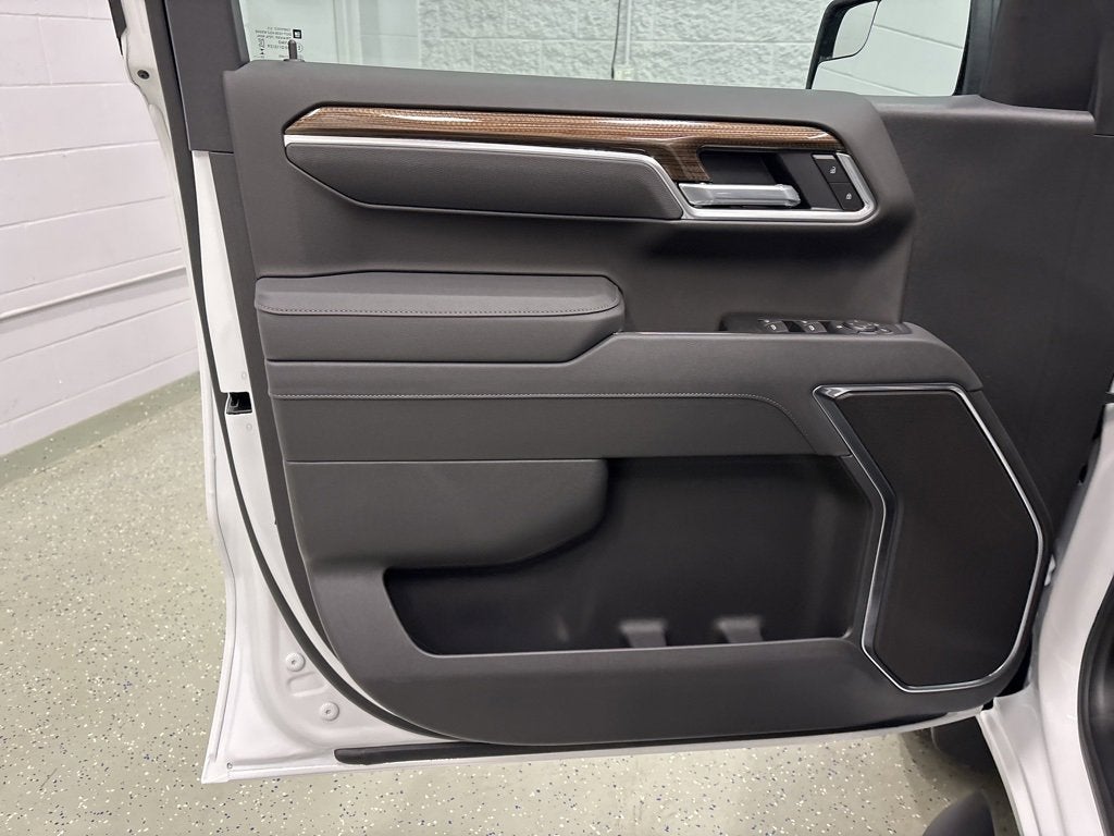 2026 Chevrolet Silverado 1500 RST Crew Cab Short Box 4WD