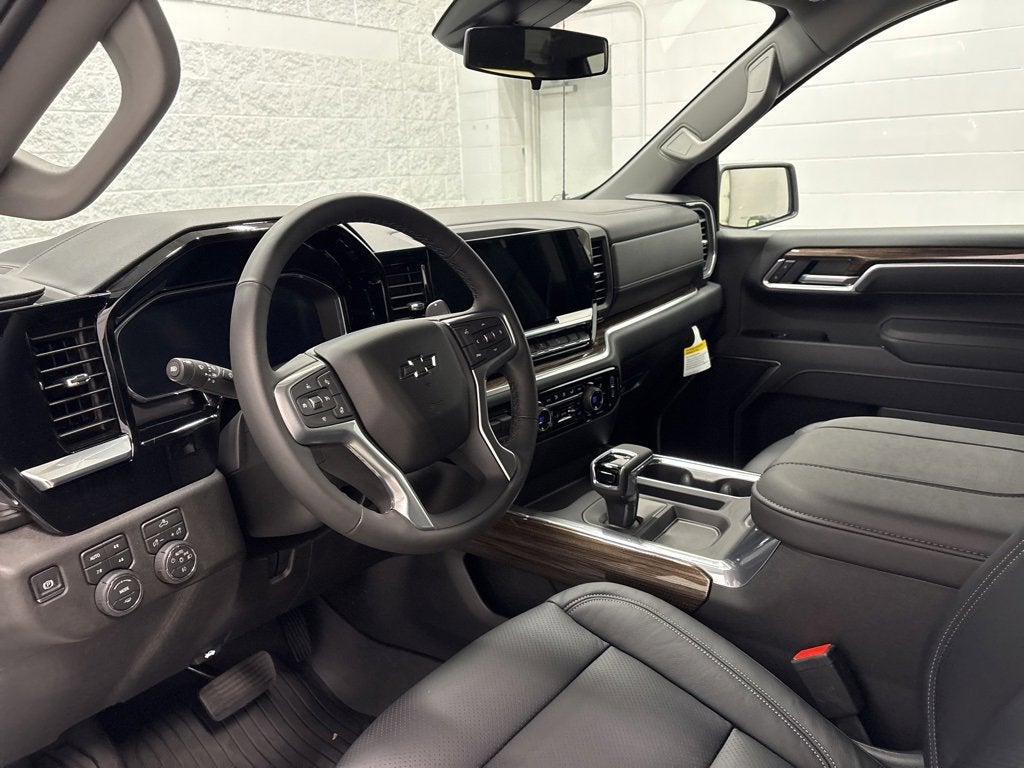 2026 Chevrolet Silverado 1500 RST Crew Cab Short Box 4WD