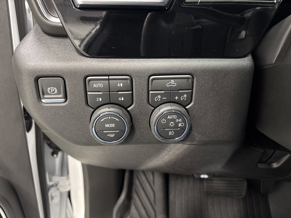 2026 Chevrolet Silverado 1500 RST Crew Cab Short Box 4WD