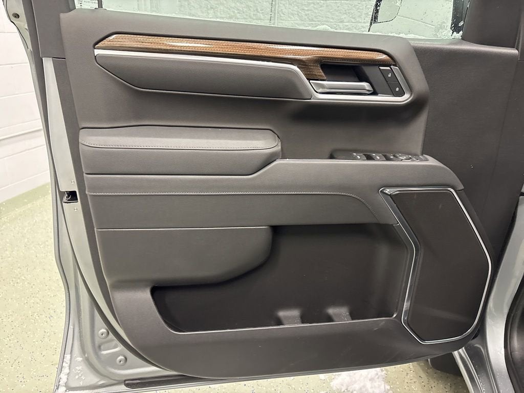 2026 Chevrolet Silverado 1500 RST Crew Cab Short Box 4WD