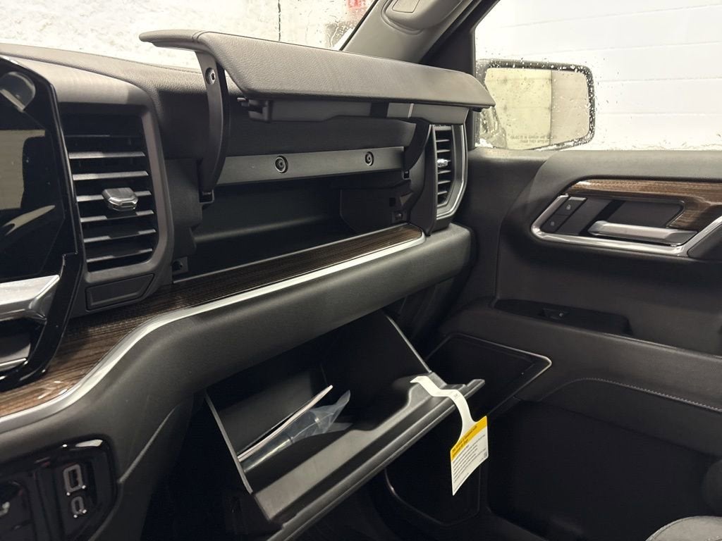 2026 Chevrolet Silverado 1500 RST Crew Cab Short Box 4WD