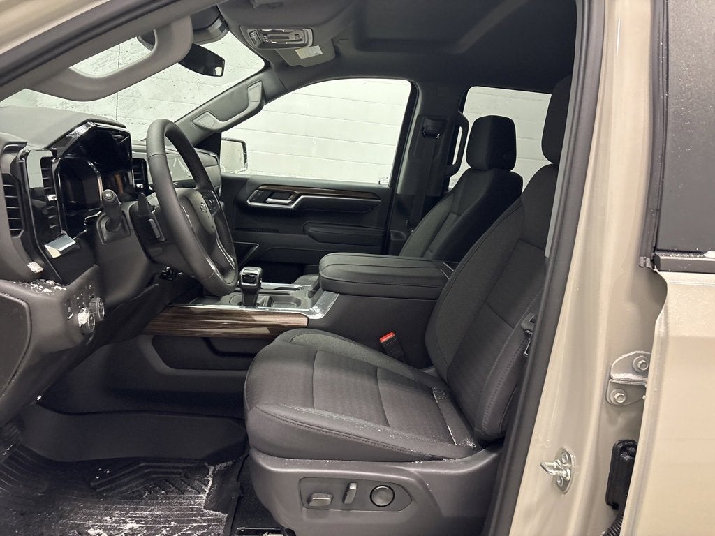 2026 Chevrolet Silverado 1500 RST Crew Cab Short Box 4WD