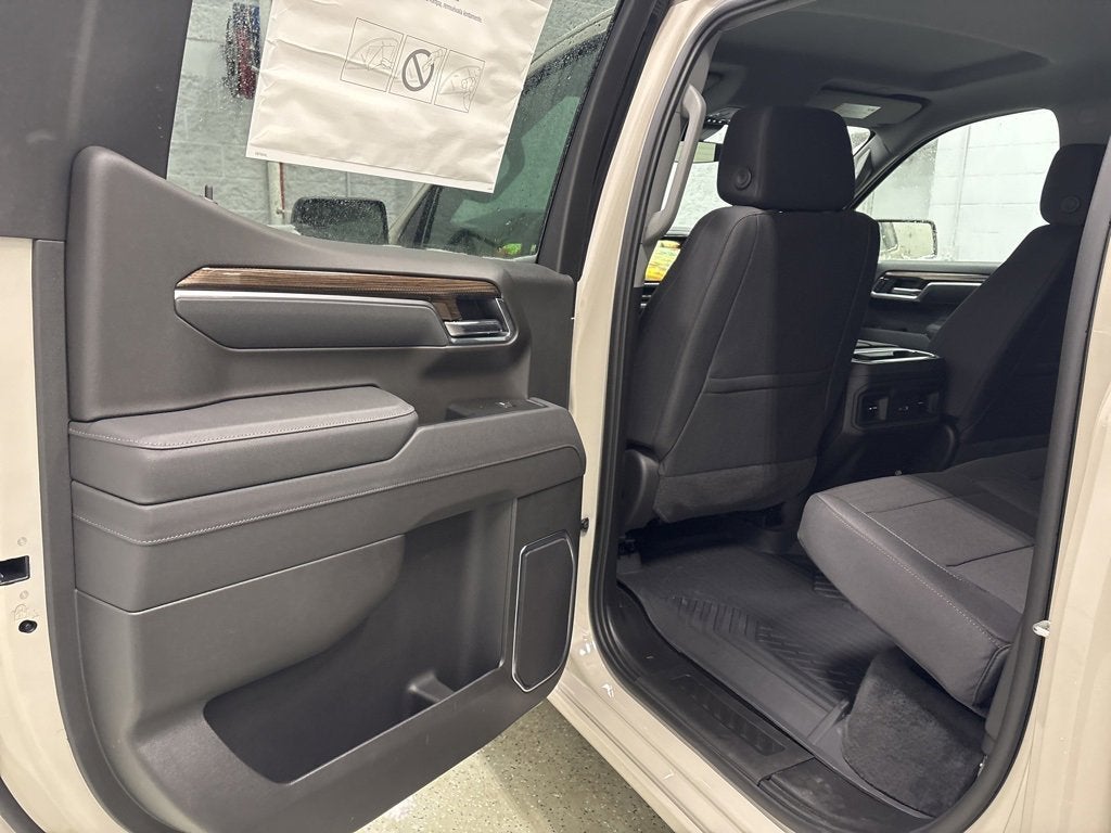 2026 Chevrolet Silverado 1500 RST Crew Cab Short Box 4WD