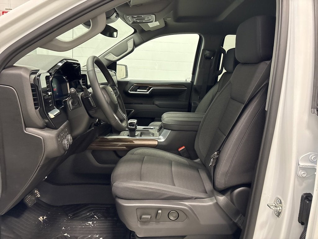 2026 Chevrolet Silverado 1500 RST Crew Cab Short Box 4WD