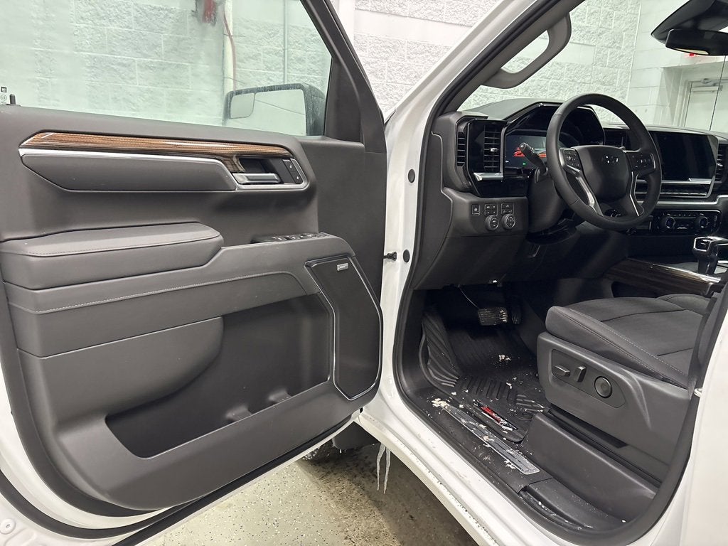 2026 Chevrolet Silverado 1500 RST Crew Cab Short Box 4WD