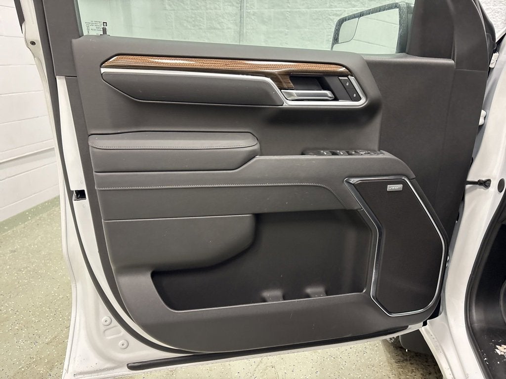 2026 Chevrolet Silverado 1500 RST Crew Cab Short Box 4WD