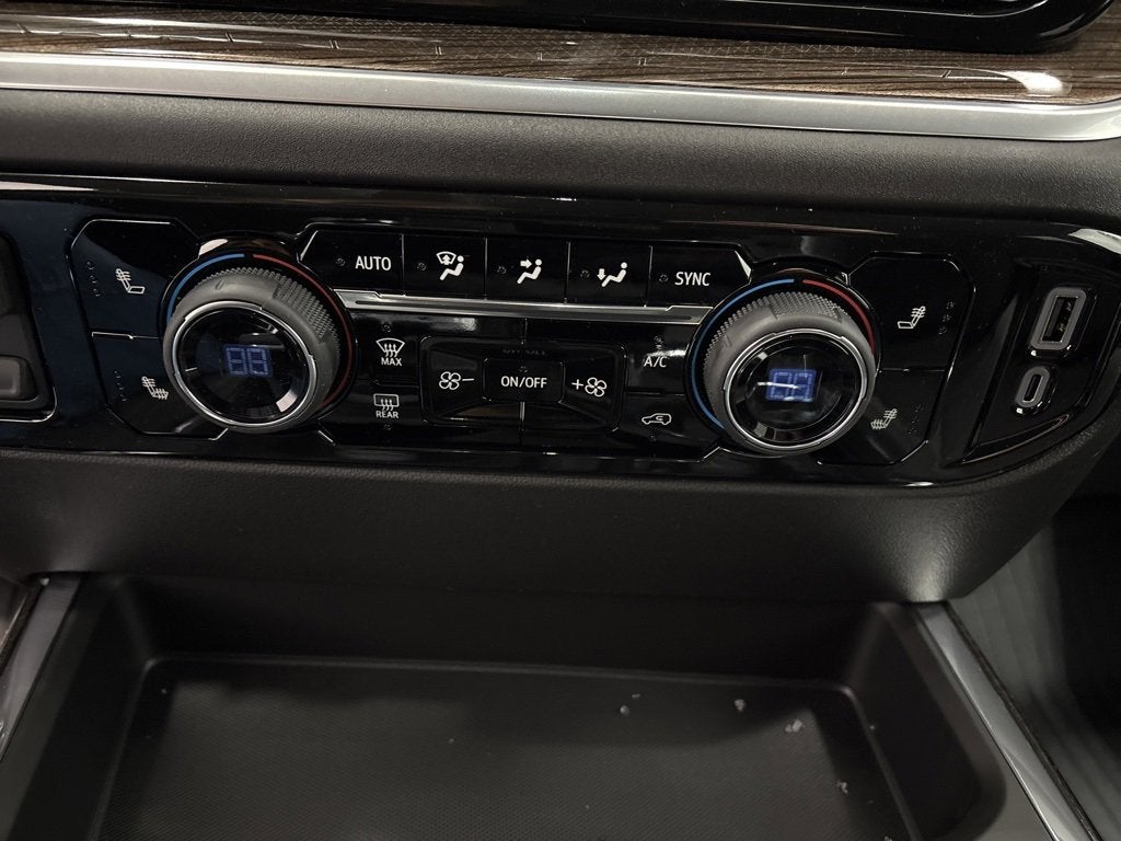 2026 Chevrolet Silverado 1500 RST Crew Cab Short Box 4WD