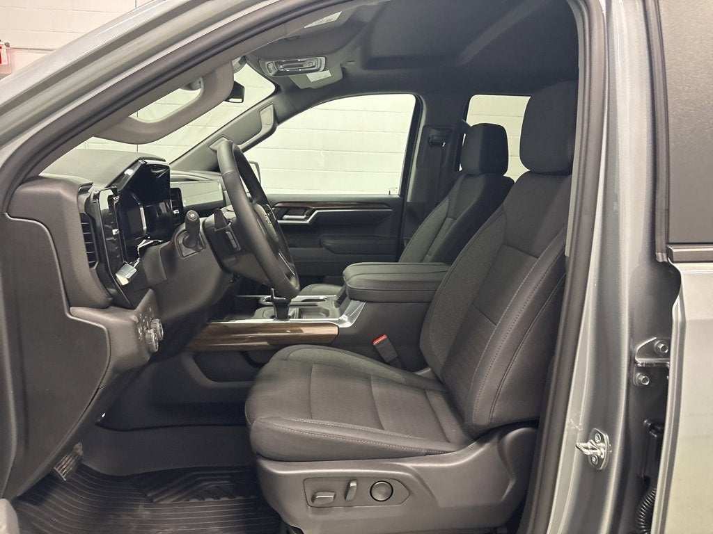 2026 Chevrolet Silverado 1500 RST Crew Cab Short Box 4WD