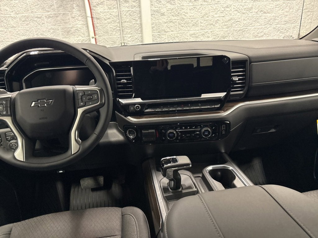 2026 Chevrolet Silverado 1500 RST Crew Cab Short Box 4WD