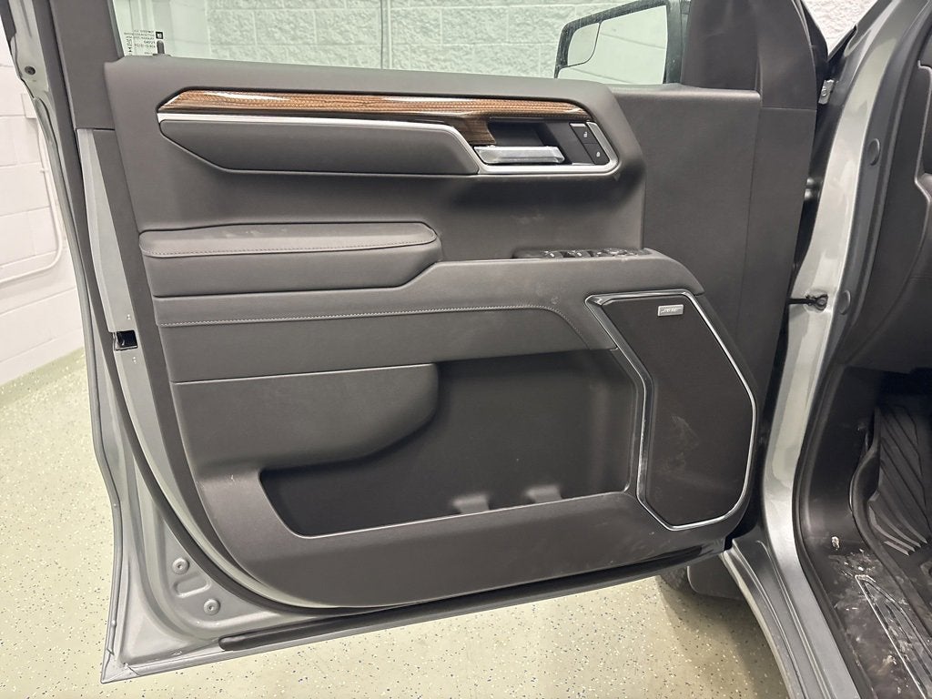 2026 Chevrolet Silverado 1500 RST Crew Cab Short Box 4WD