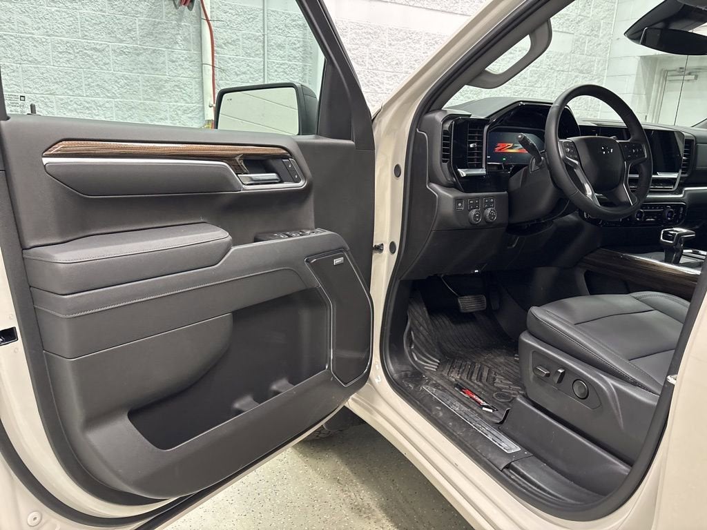 2026 Chevrolet Silverado 1500 RST Crew Cab Short Box 4WD