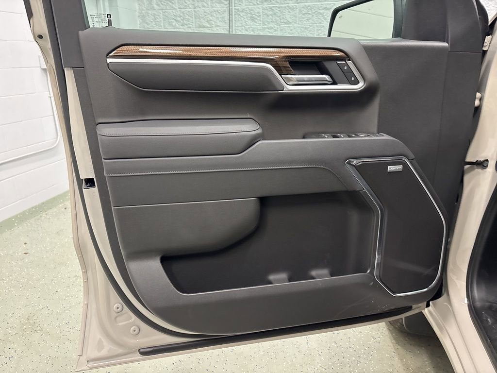 2026 Chevrolet Silverado 1500 RST Crew Cab Short Box 4WD