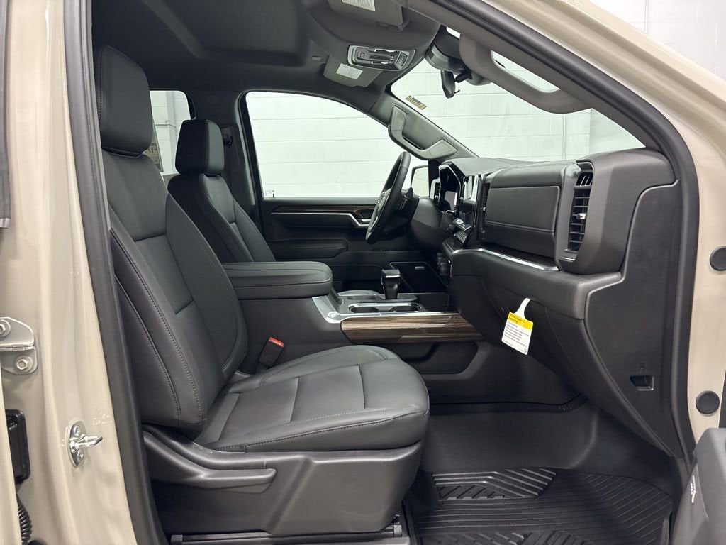 2026 Chevrolet Silverado 1500 RST Crew Cab Short Box 4WD