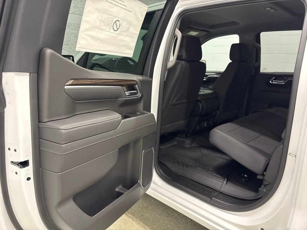 2026 Chevrolet Silverado 1500 RST Crew Cab Short Box 4WD