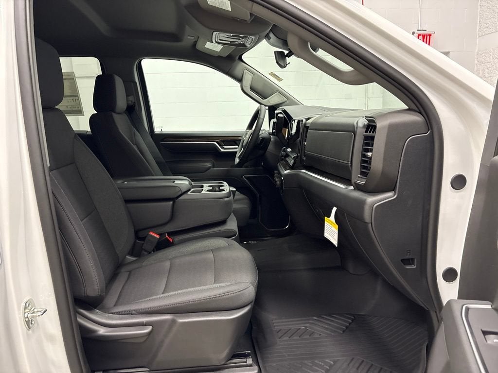 2026 Chevrolet Silverado 1500 RST Crew Cab Short Box 4WD