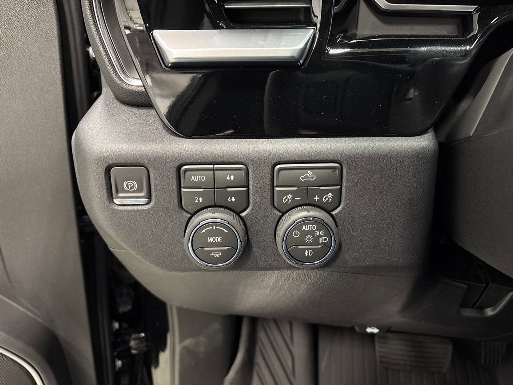 2026 Chevrolet Silverado 1500 RST Crew Cab Short Box 4WD