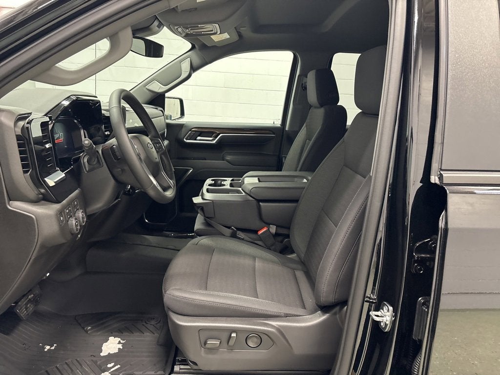 2026 Chevrolet Silverado 1500 RST Crew Cab Short Box 4WD