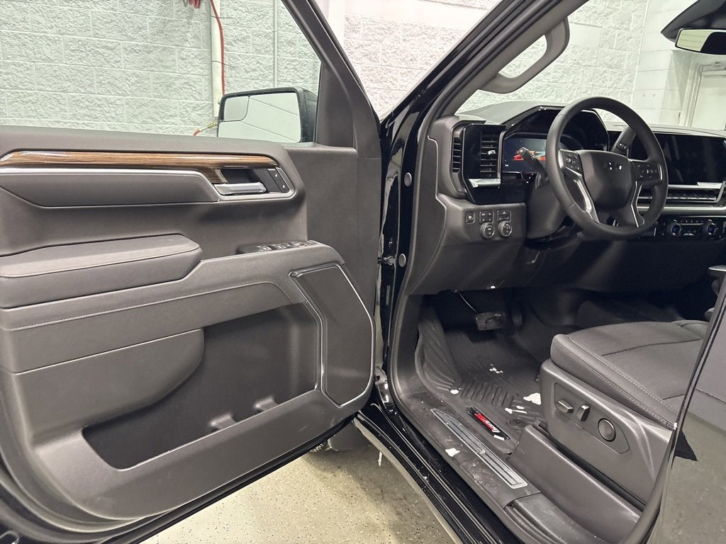 2026 Chevrolet Silverado 1500 RST Crew Cab Short Box 4WD