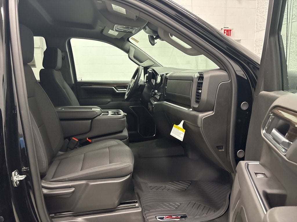 2026 Chevrolet Silverado 1500 RST Crew Cab Short Box 4WD