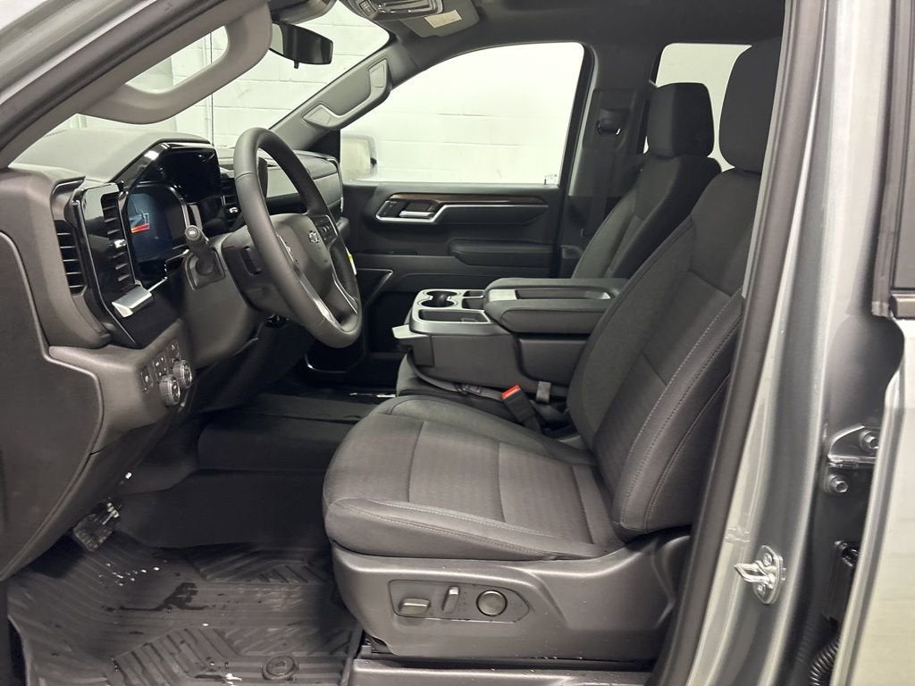 2026 Chevrolet Silverado 1500 RST Crew Cab Short Box 4WD