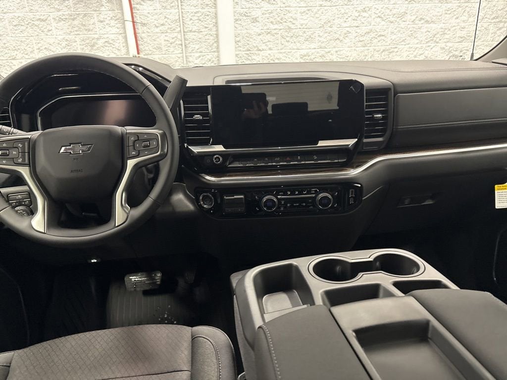 2026 Chevrolet Silverado 1500 RST Crew Cab Short Box 4WD