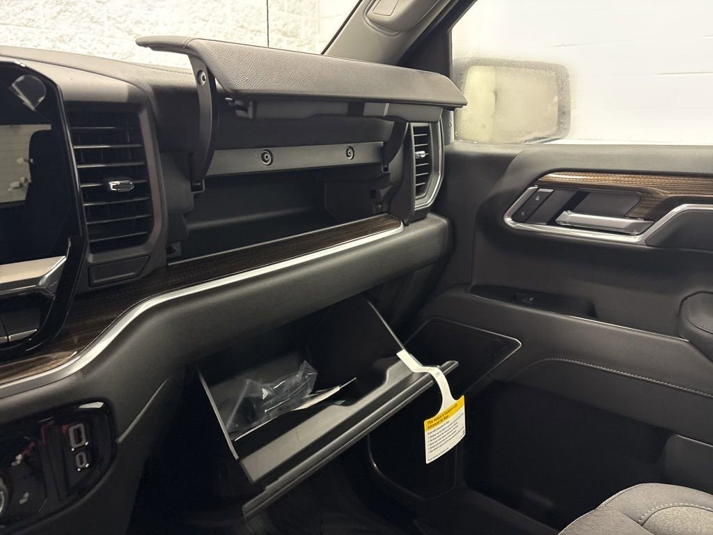 2026 Chevrolet Silverado 1500 RST Crew Cab Short Box 4WD