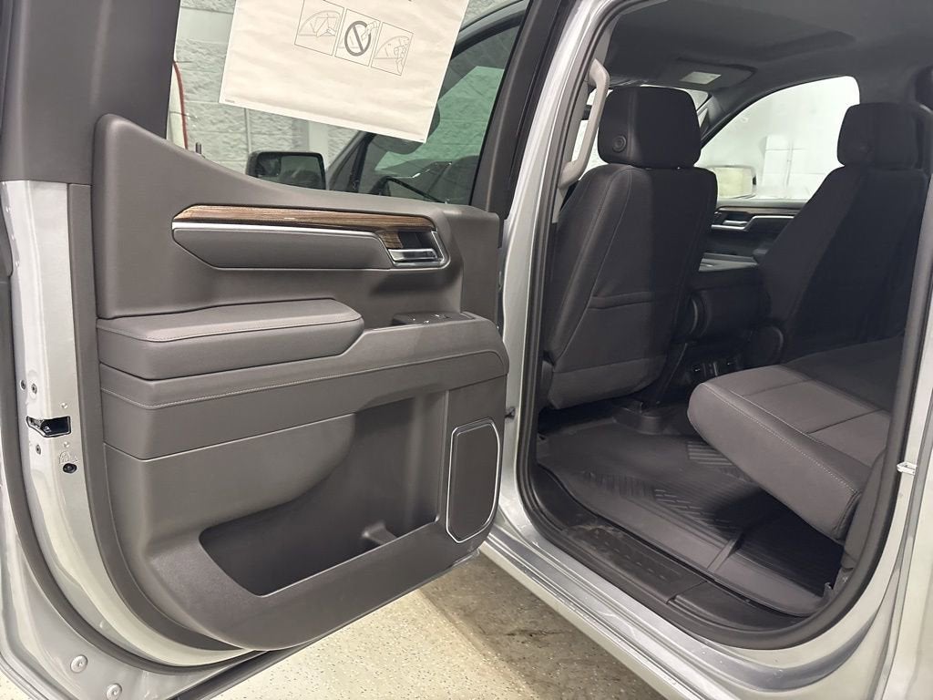 2026 Chevrolet Silverado 1500 RST Crew Cab Short Box 4WD