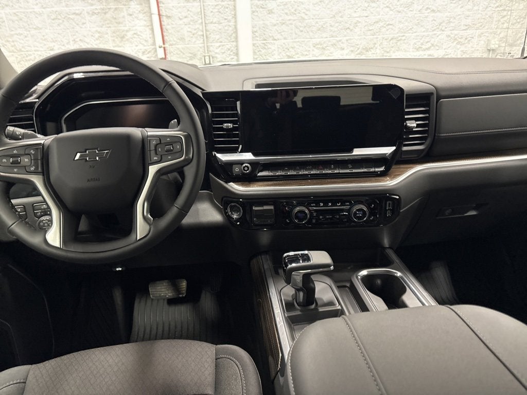 2026 Chevrolet Silverado 1500 RST Crew Cab Short Box 4WD