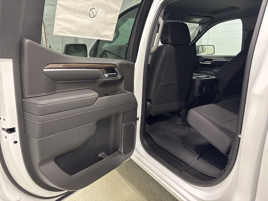 2026 Chevrolet Silverado 1500 RST Crew Cab Short Box 4WD