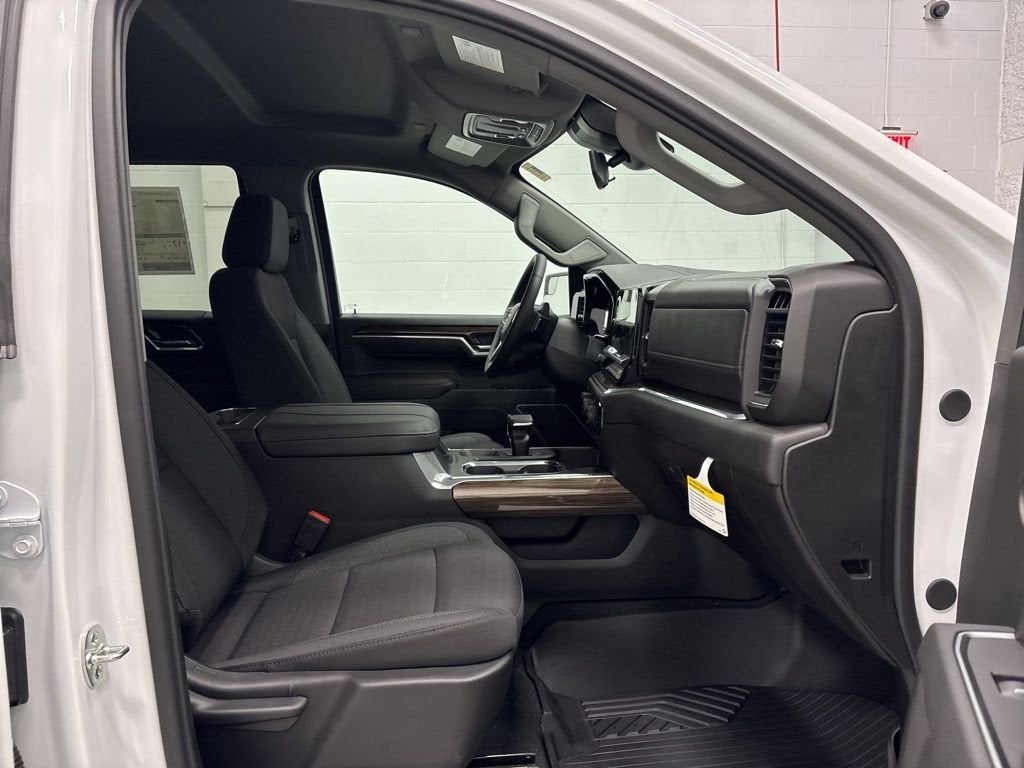 2026 Chevrolet Silverado 1500 RST Crew Cab Short Box 4WD