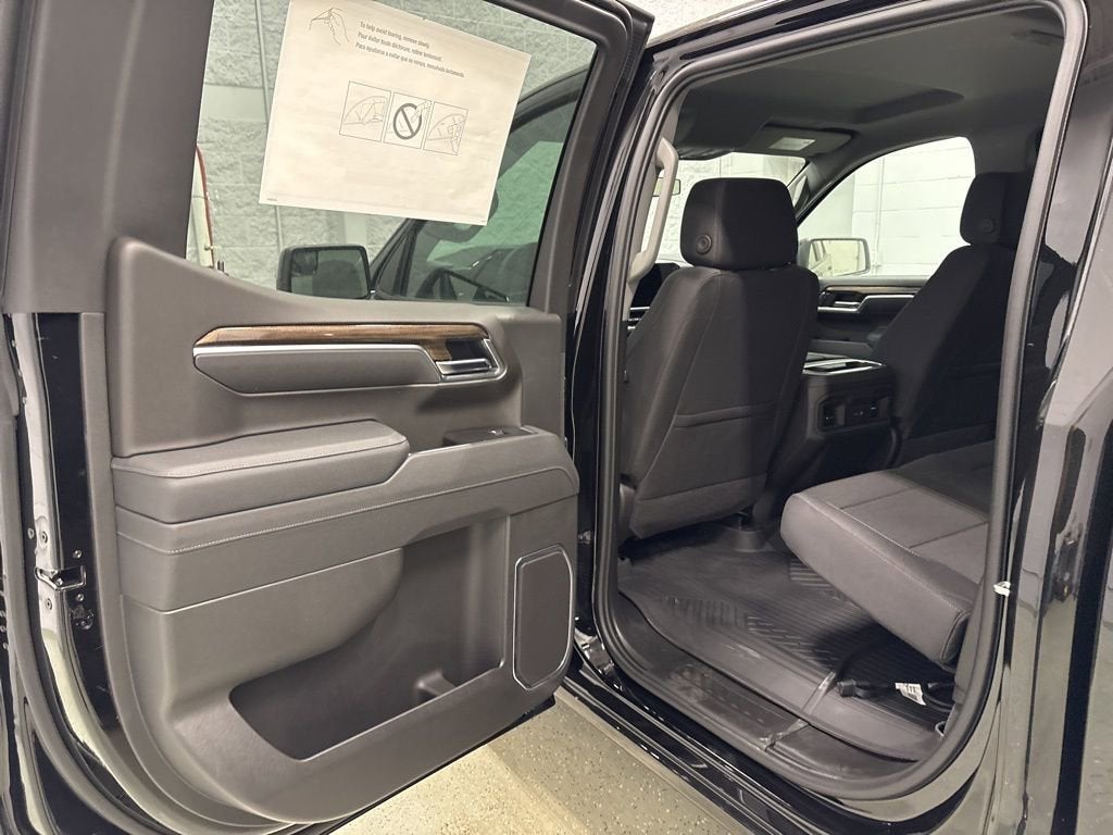 2026 Chevrolet Silverado 1500 RST Crew Cab Short Box 4WD