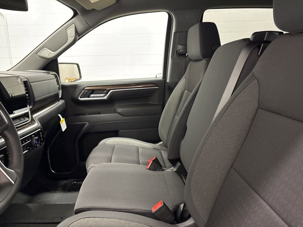 2026 Chevrolet Silverado 1500 RST Crew Cab Short Box 4WD