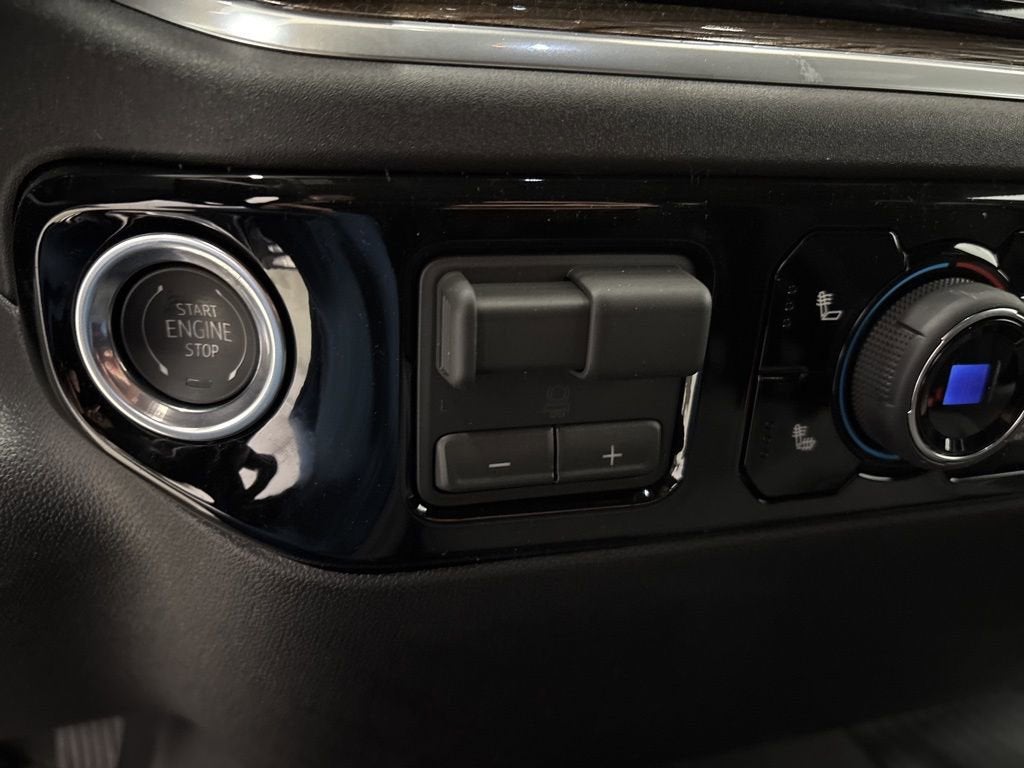 2026 Chevrolet Silverado 1500 RST Crew Cab Short Box 4WD