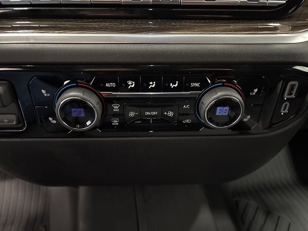 2026 Chevrolet Silverado 1500 RST Crew Cab Short Box 4WD